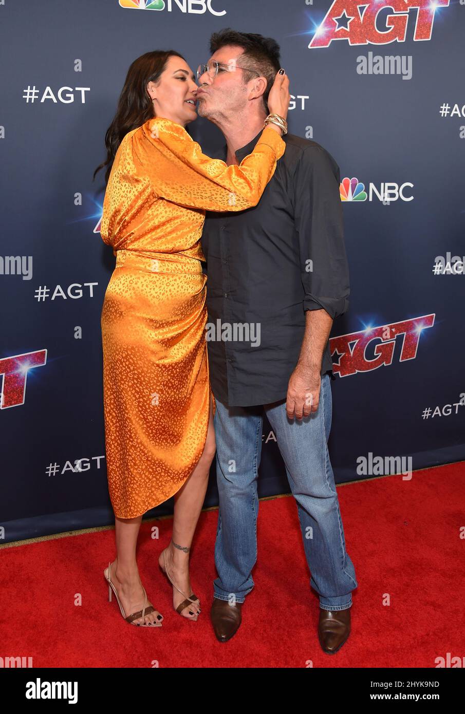 Lauren Silverman et Simon Cowell se promènaient sur le tapis à la finale « America's Got Talent » au Dolby Theatre le September17 2019 à Hollywood, Los Angeles. Banque D'Images