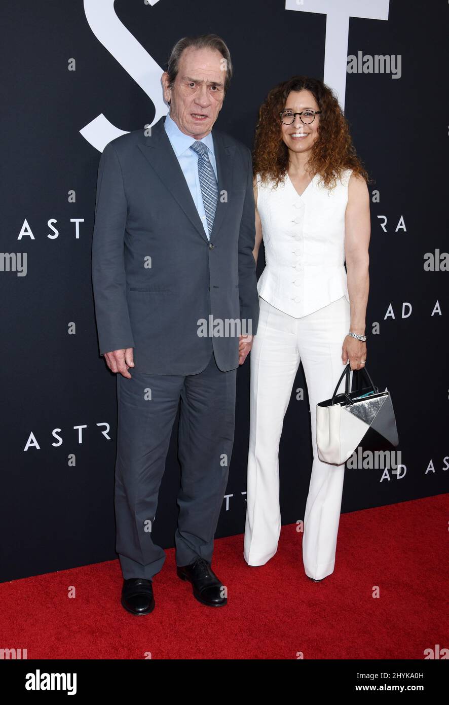 Tommy Lee Jones et Dawn Laurel-Jones lors de la projection spéciale « ad Astra » tenue au ArcLight Cinemas Cinerama Dome le 18 septembre 2019 à Hollywood, Los Angeles. Banque D'Images