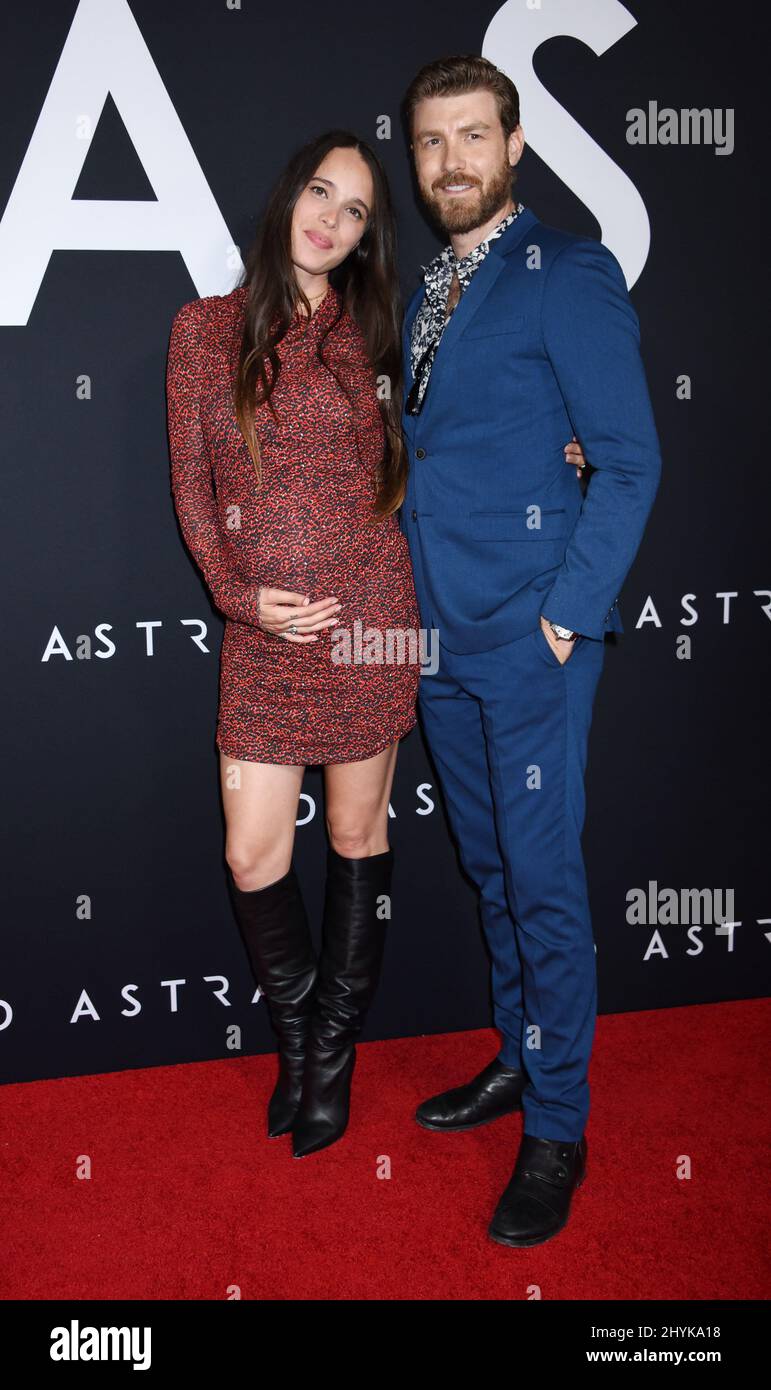 Chelsea Tyler et Jon Foster lors de la projection spéciale « ad Astra » tenue au ArcLight Cinemas Cinerama Dome le 18 septembre 2019 à Hollywood, Los Angeles. Banque D'Images