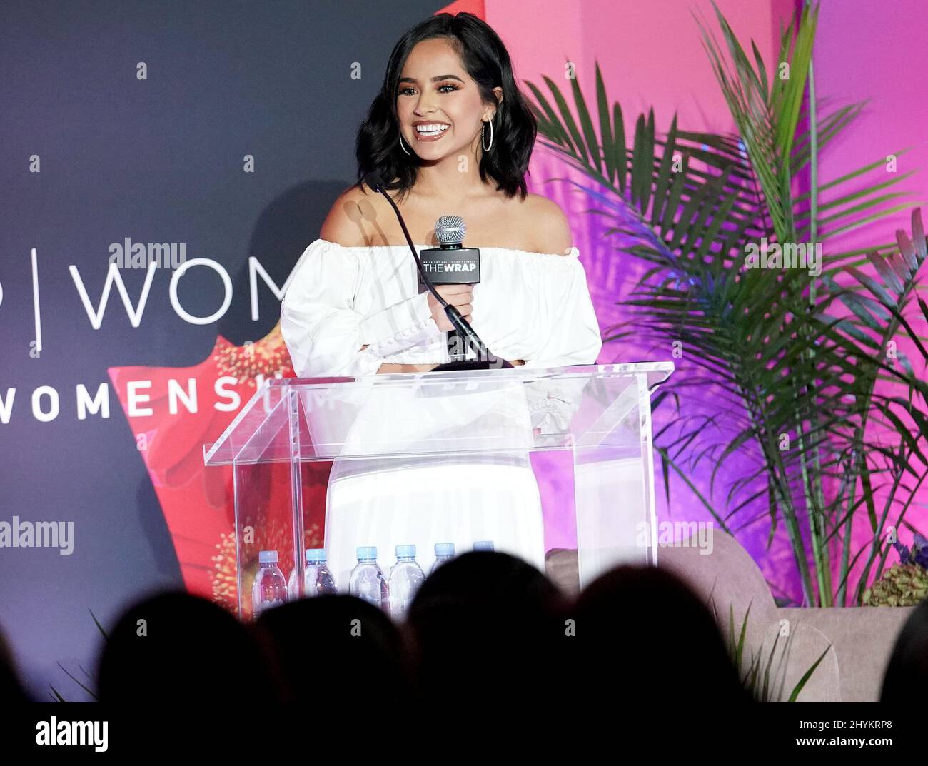 Becky G sur scène au TheWrap's Power of Women Summit à l'hôtel Fairmont Miramar le 25 octobre 2019 à Santa Monica, CA. Banque D'Images