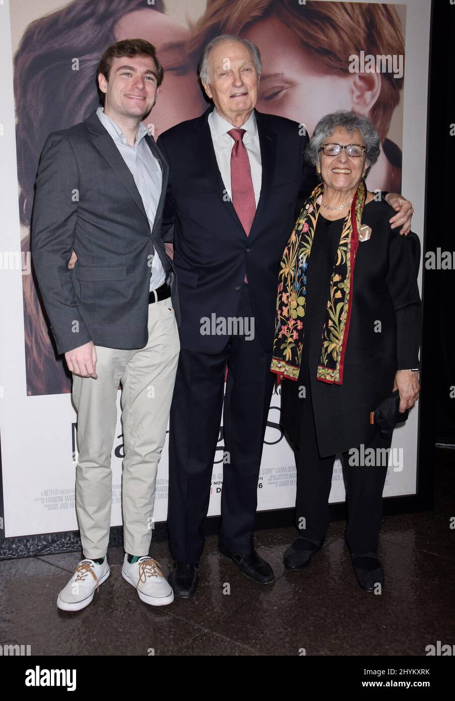 Alan Alda et Arlene Alda assistent à la première de l'histoire du