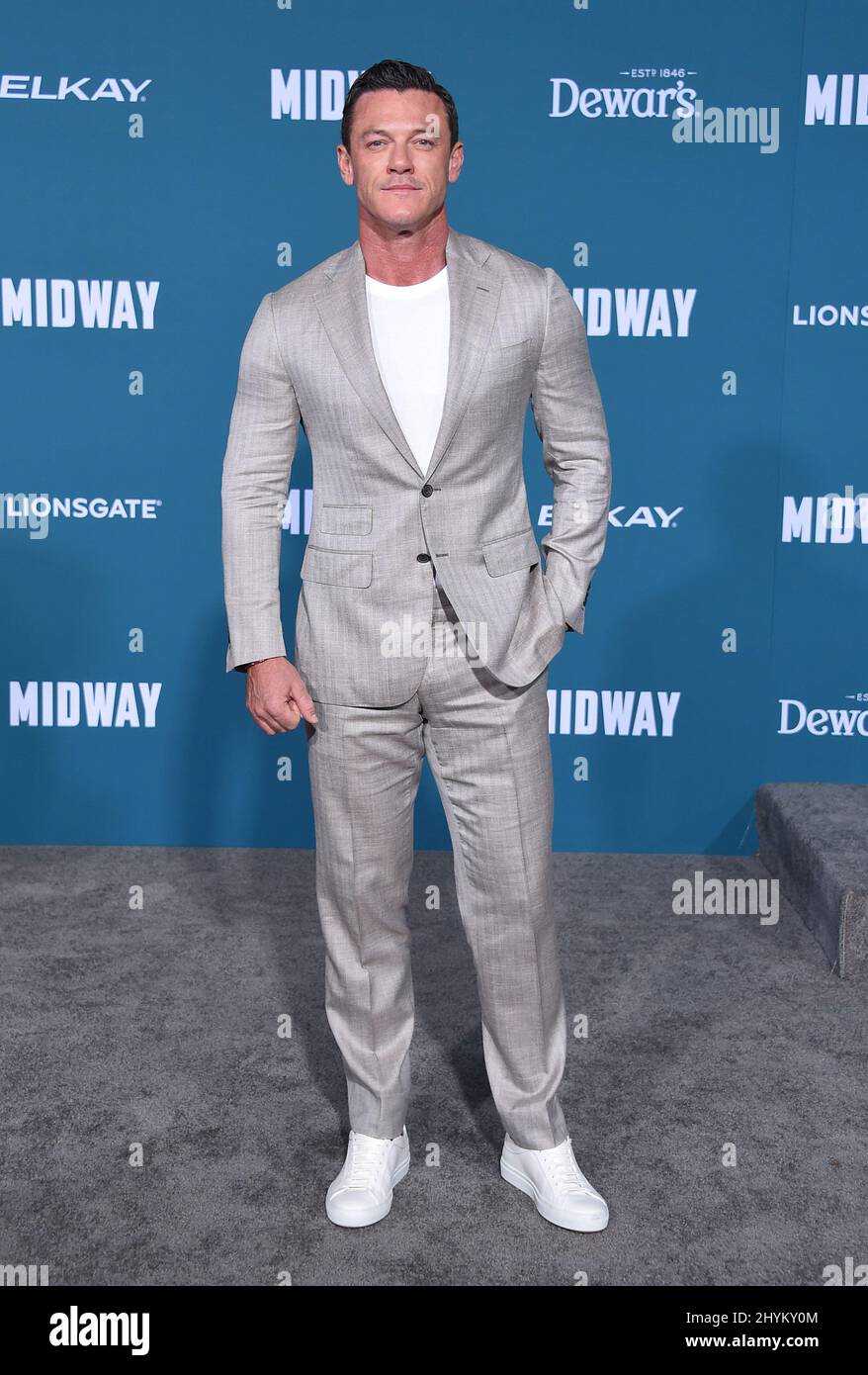 Luke Evans assistant à la première mondiale de Midway Banque D'Images