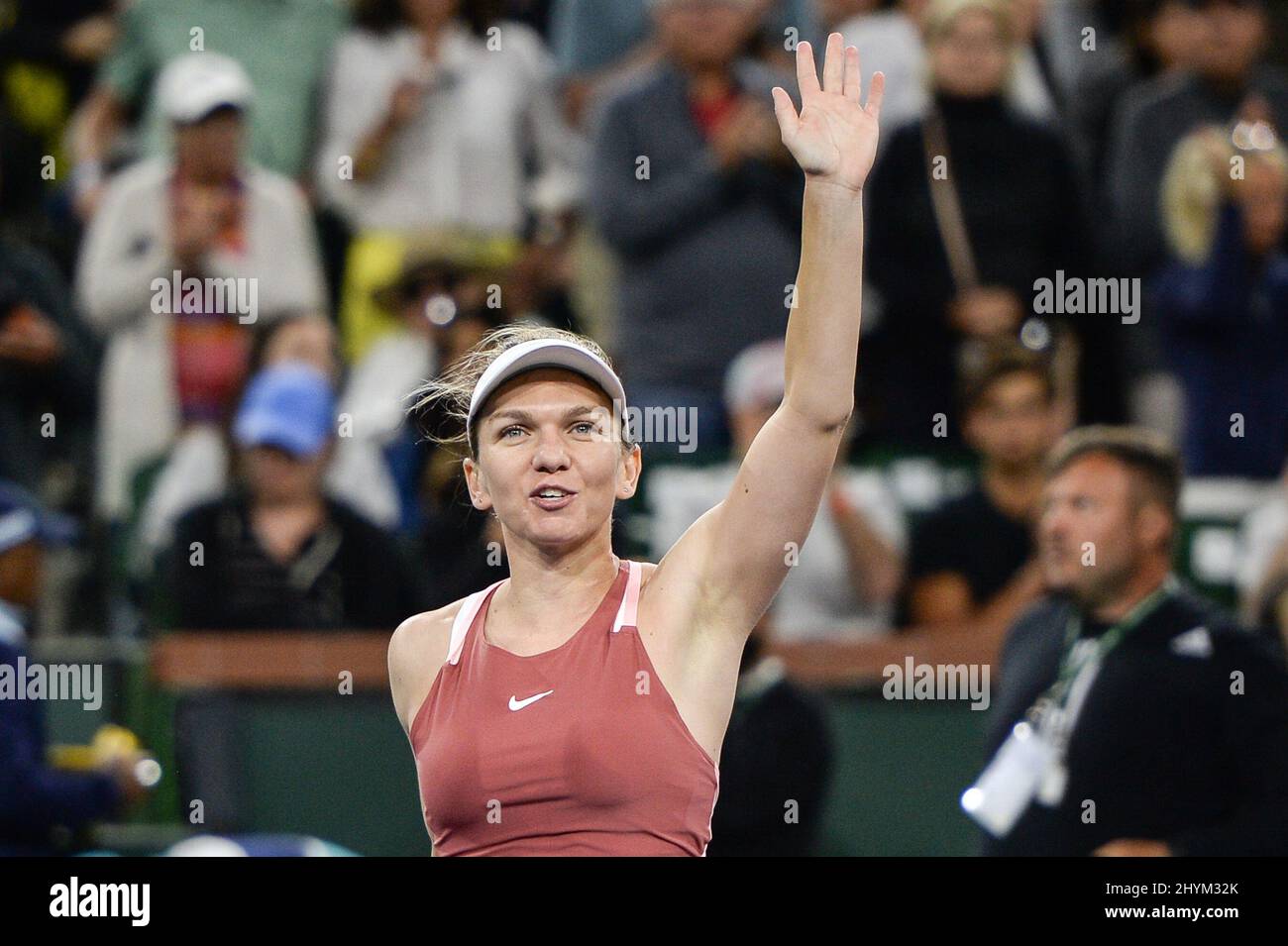 Simona Halep (ROU) a battu Coco Gauff (USA) 6-3, 6-4, à l'Open de BNP Paribas en cours de jeu au Indian Wells tennis Garden à Indian Wells, Californie, le 13 mars 2022: © Karla Kinne/Tennisclix/CSM Banque D'Images