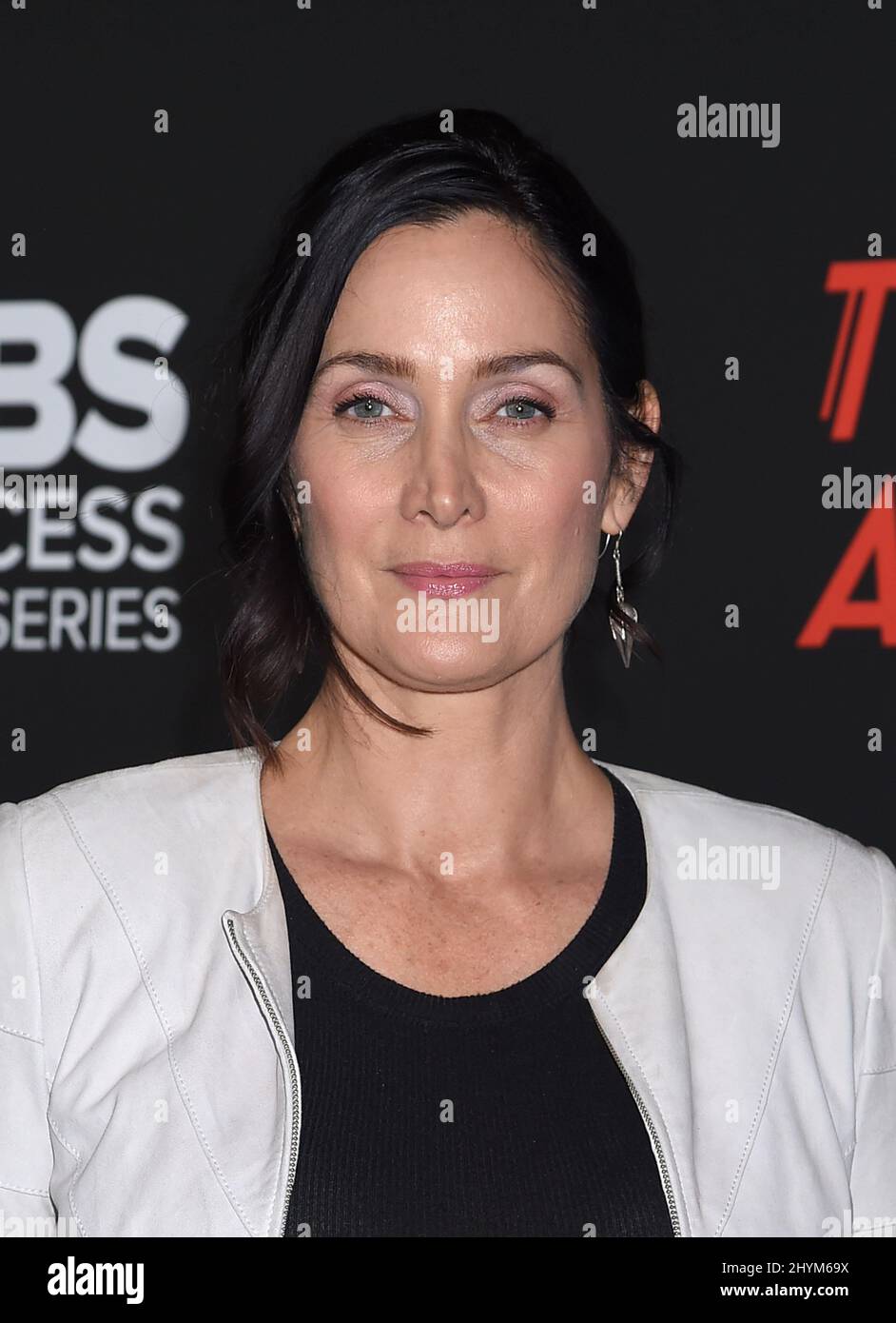 Carrie-Anne Moss assister à la première saison 2 de Tell Me A Story à Nashville Banque D'Images