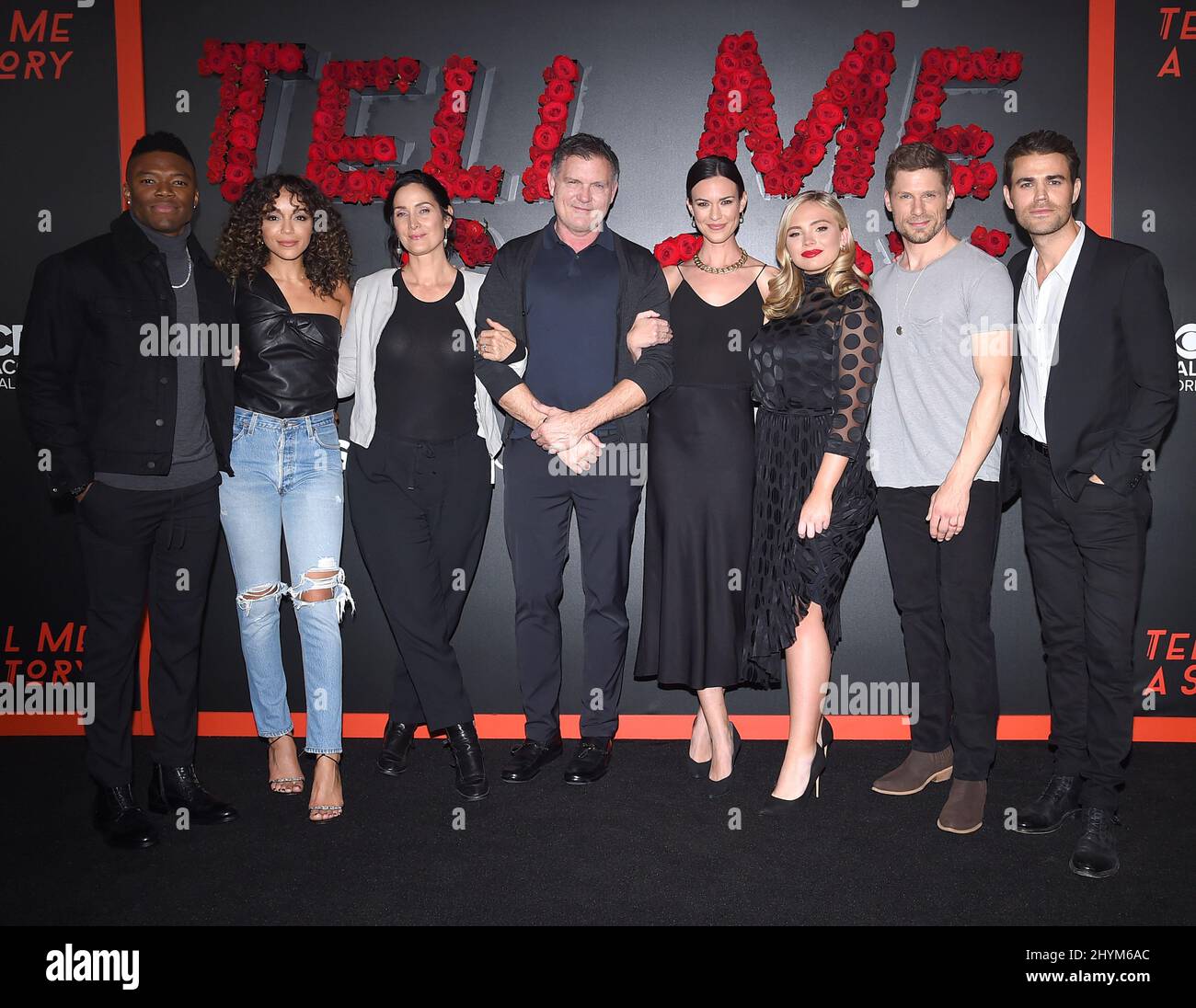 Caleb Castille, Ashley Madekwe, Carrie-Anne Moss, Kevin Williamson, Odette Annable, Natalie Alyn Lind, Matt Lauria et Paul Wesley assistent à la première saison 2 de Tell Me A Story à Nashville Banque D'Images
