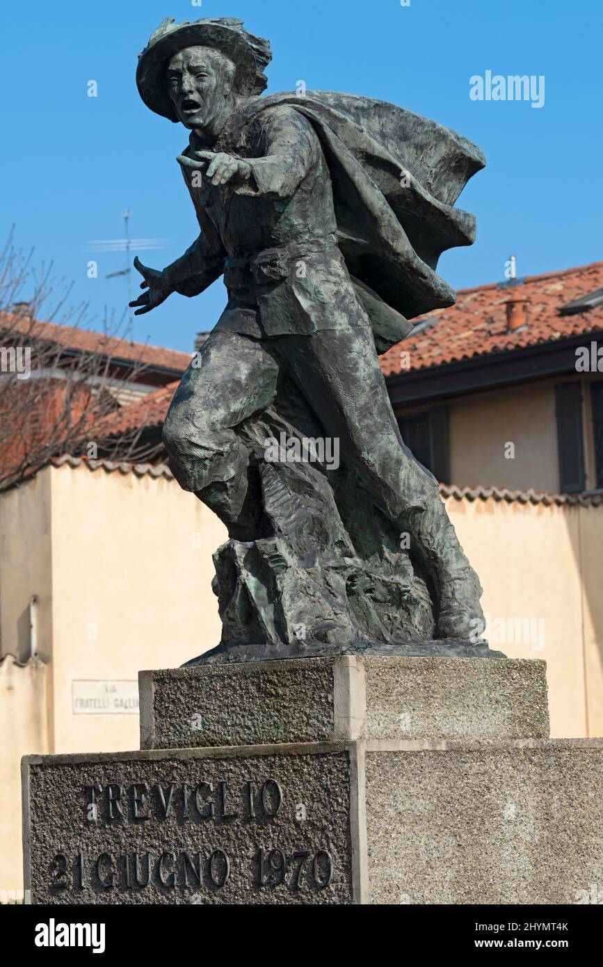 Italie, Lombardie, Treviglio, Monument aux Bersaglieri, corps de l'armée italienne par Stefano Locatelli en date du 1970 Banque D'Images
