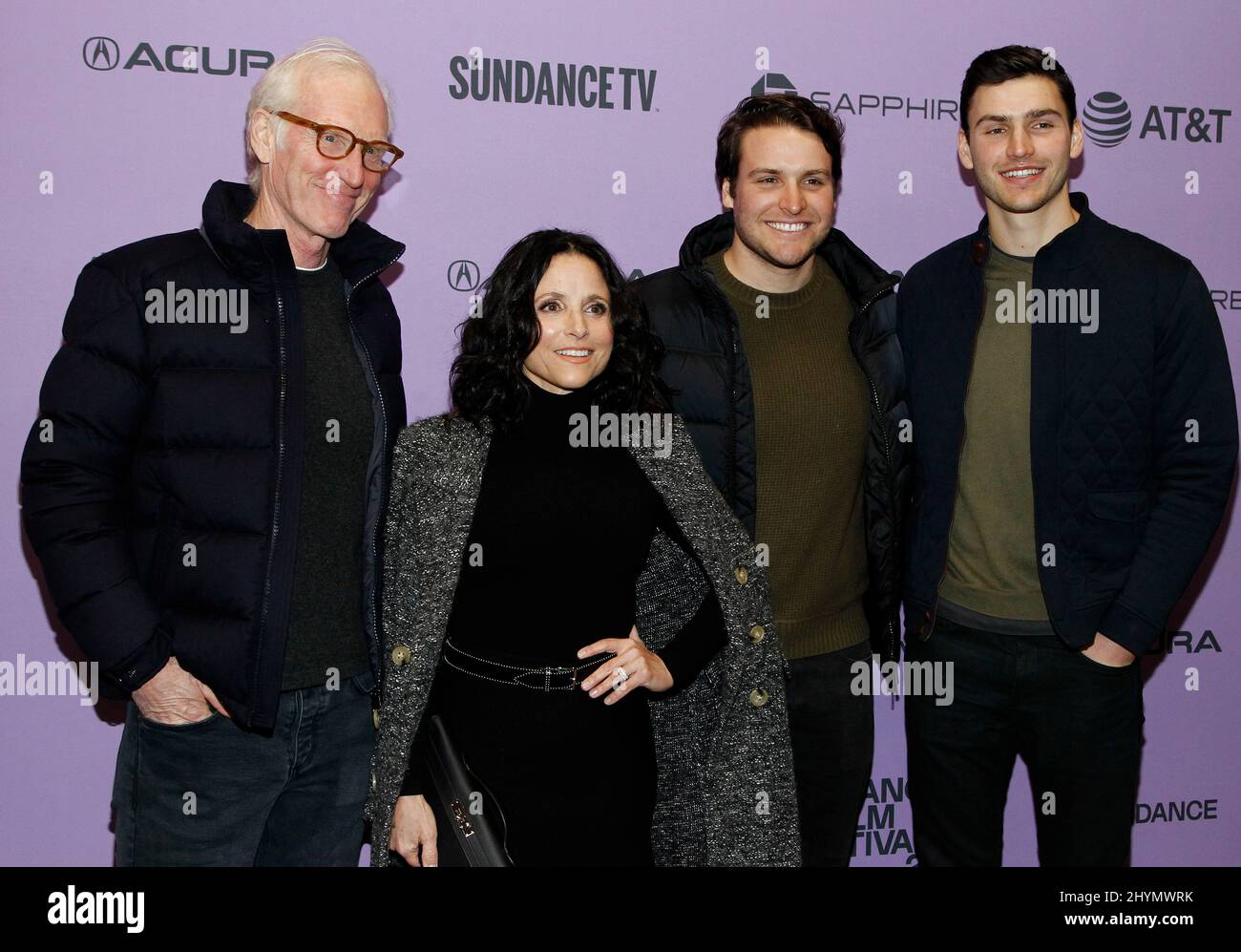 Brad Hall, Julia Louis-Dreyfus, Henry Hall, Charlie Hall lors de la première de « Downhill » lors du festival du film de Sundance 2020 qui s'est tenu au théâtre Eccles le 26 janvier 2020 à Park City, Utah. Banque D'Images