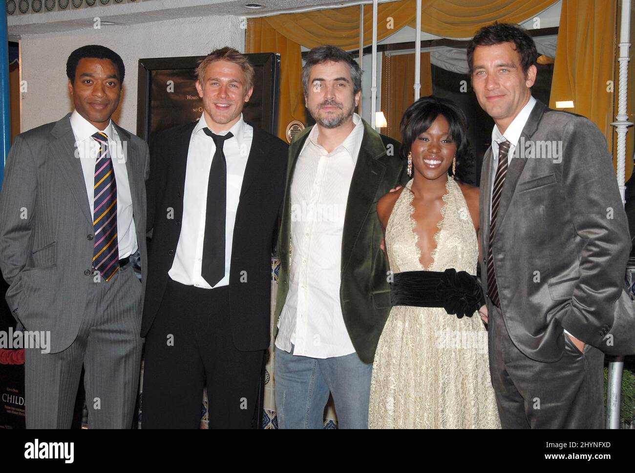 Chiwetel Ejiofor, Charlie Hunnam, Alfonso Cuaron, Clare-Hope Ashitey & Clive Owen assistent à une projection « enfants d'hommes » à West Hollywood. Photo : presse britannique Banque D'Images