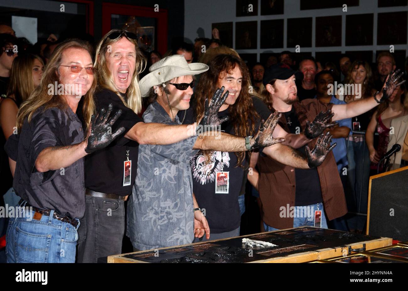 Iron Maiden a été intronisé dans le Rockwalk d'Hollywood. Photo : presse britannique Banque D'Images