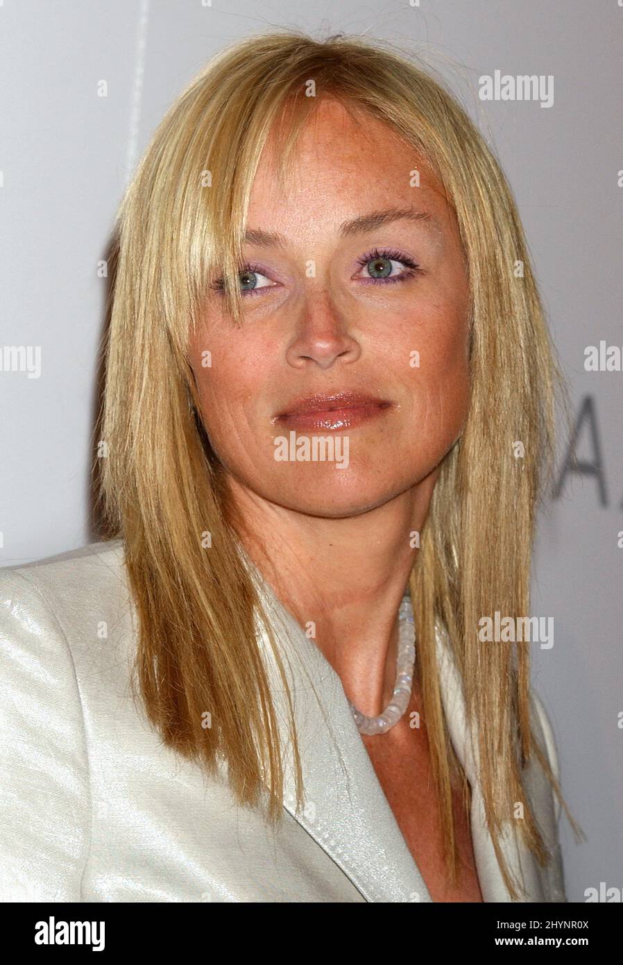 Sharon Stone participe à l'ouverture du magasin phare de BCBG Max Azria à Beverly Hills. Photo : presse britannique Banque D'Images