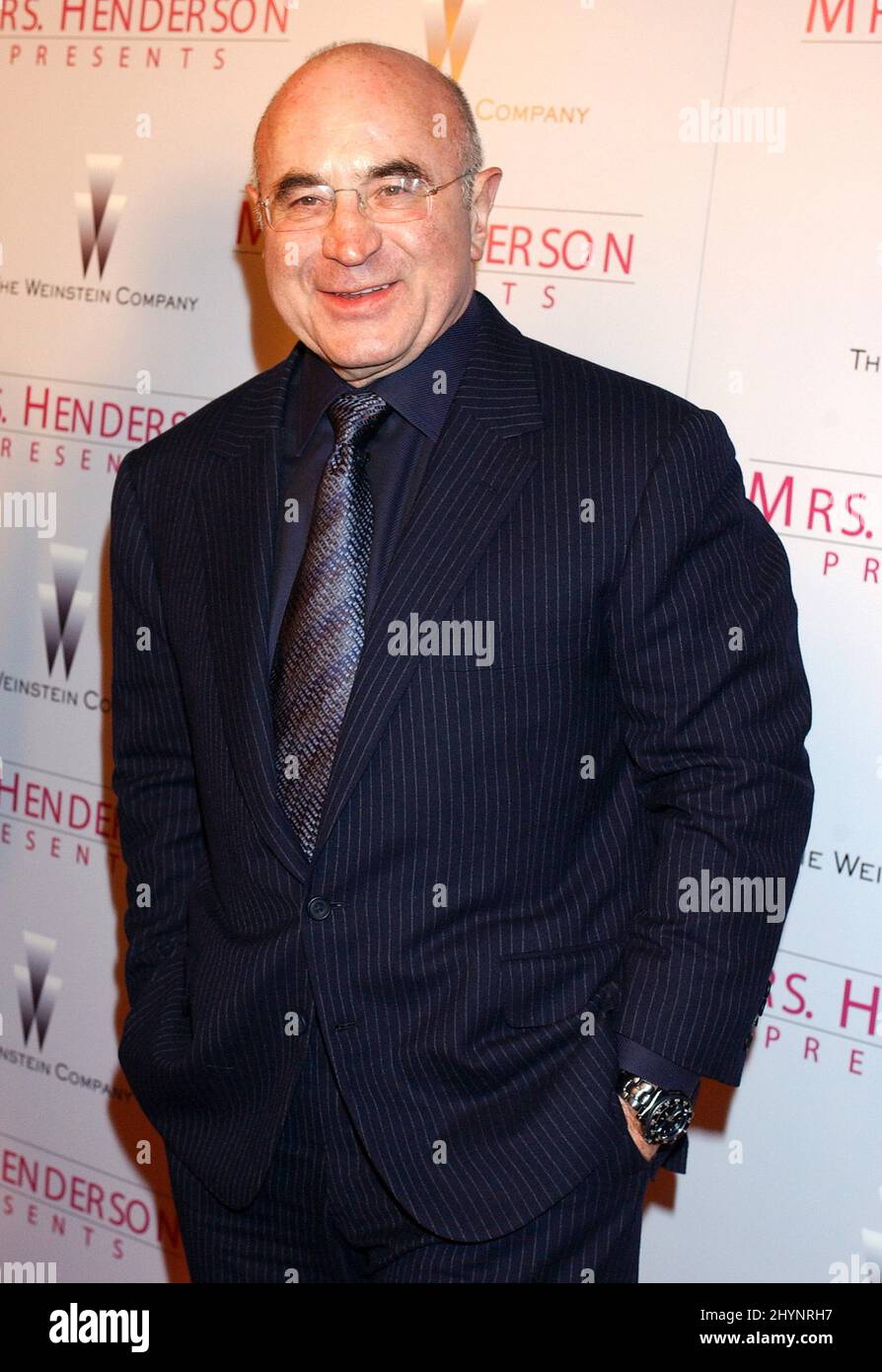 Bob Hoskins participe à la première de Los Angeles « Mrs Henderson Presents ». Photo : presse britannique Banque D'Images