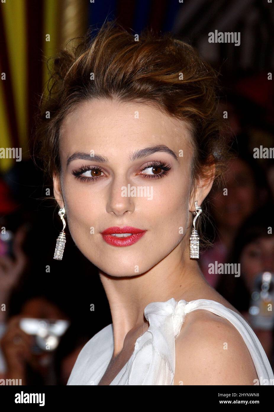Keira Knightley participe à la première mondiale de 'Pirates des Caraïbes: Dead Man's Chestt' à Disneyland. Photo : presse britannique Banque D'Images