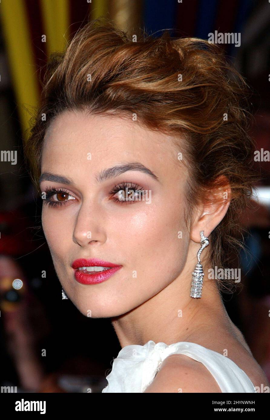 Keira Knightley participe à la première mondiale de 'Pirates des Caraïbes: Dead Man's Chestt' à Disneyland. Photo : presse britannique Banque D'Images