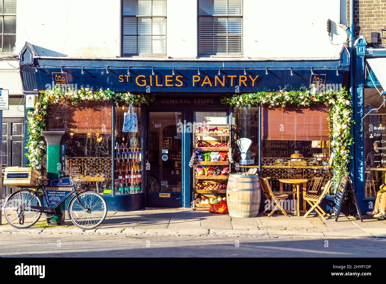 Façade d'une épicerie spécialisée indépendante St Giles Pantry sur Upper St Giles Street, Norwich, Norfolk, Royaume-Uni Banque D'Images
