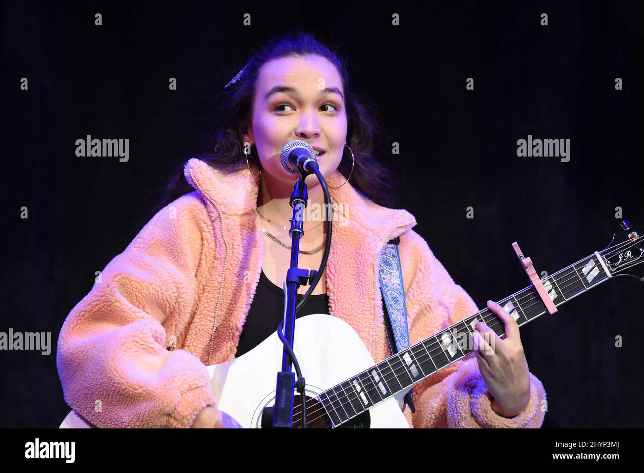 Avenue Beat, Savana Santos sur scène lors du déjeuner du Big machine Label Group lors du séminaire radio Country 2020 qui s'est tenu à l'Omni Nashville le 20 février 2020 à Nashville, Tennessee. Banque D'Images