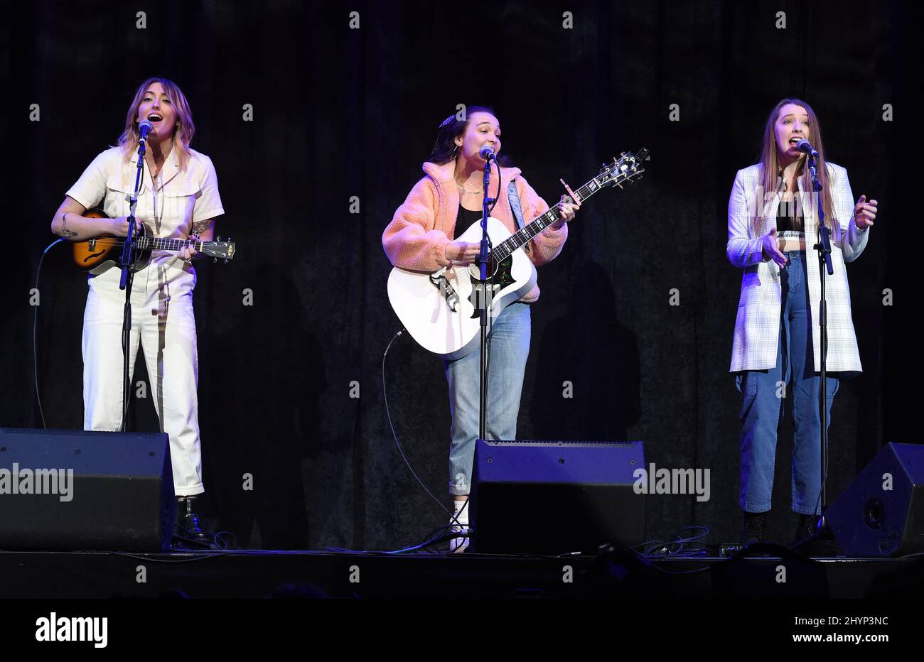 Avenue Beat sur scène au déjeuner du Big machine Label Group lors du séminaire radio Country 2020 qui s'est tenu à l'Omni Nashville le 20 février 2020 à Nashville, TN. Banque D'Images