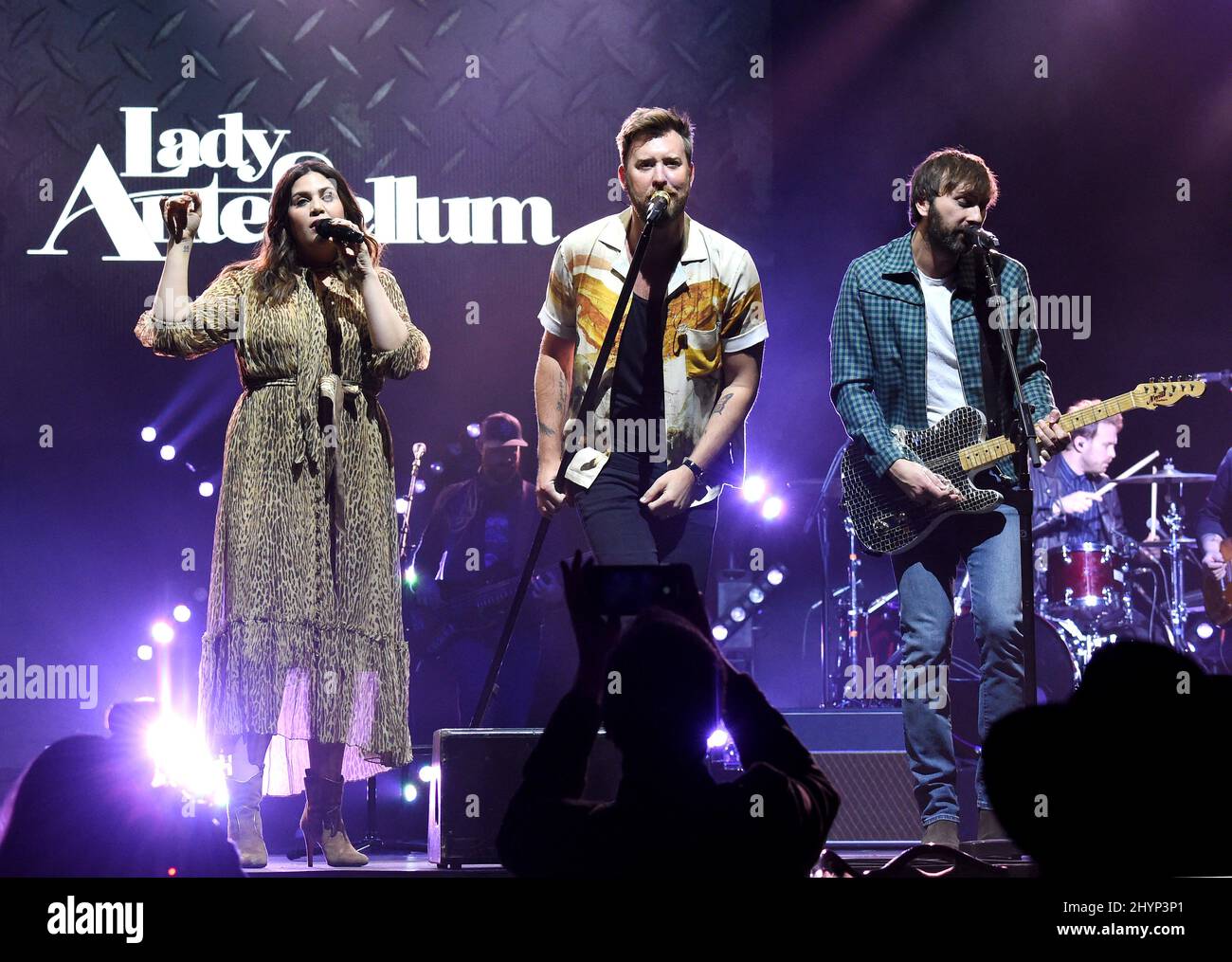 Lady Antebellum, Hilary Scott, Charles Kelley et Dave Haywood ont participé au déjeuner du Big machine Label Group lors du Country radio Seminar 2020 qui s'est tenu à l'Omni Nashville le 20 février 2020 à Nashville, TN. Banque D'Images