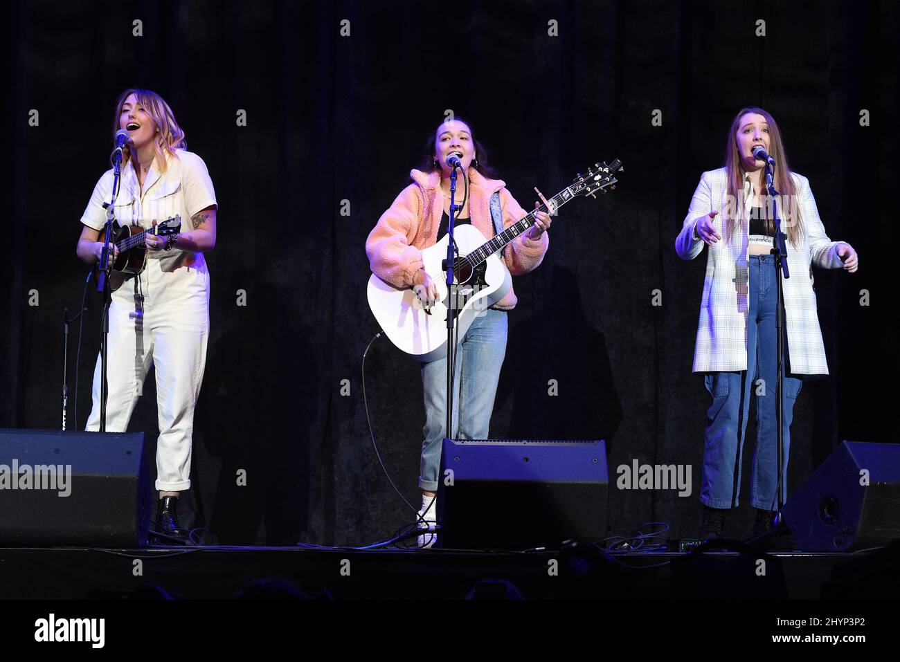 Avenue Beat sur scène au déjeuner du Big machine Label Group lors du séminaire radio Country 2020 qui s'est tenu à l'Omni Nashville le 20 février 2020 à Nashville, TN. Banque D'Images