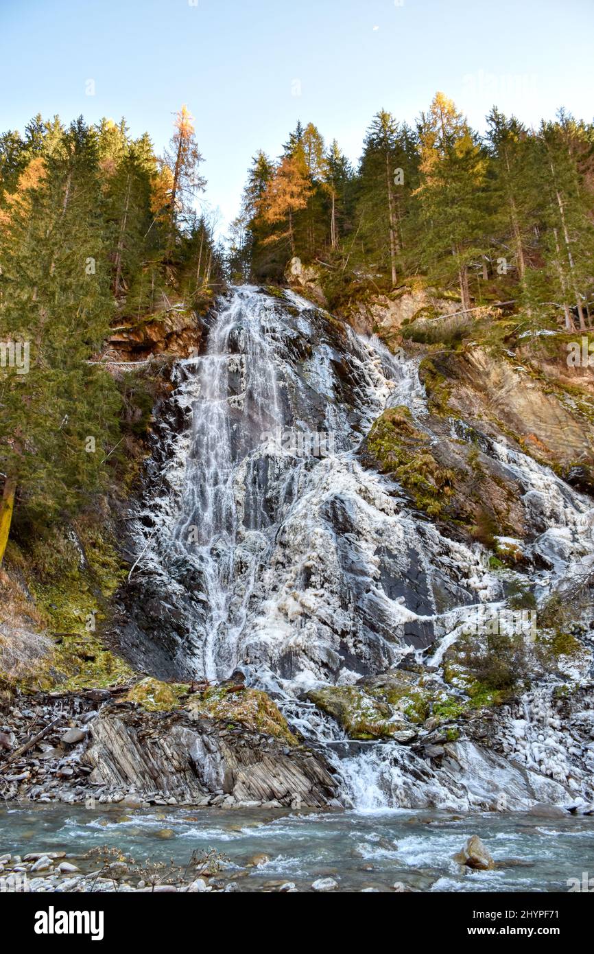 Wasserfall, Schleierfall, Staniskabach, Bach, Gebirgsbach, Schlucht, Waldschlucht, Staniska, gefroren, hiver, Kalserbach, EIS, véréiste, Kalser Tal, W Banque D'Images