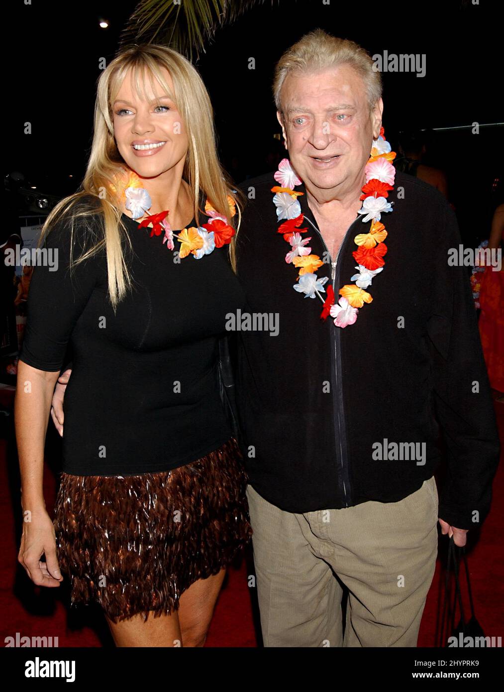 RODNEY DANGERFIELD ET SA FEMME JOAN ASSISTENT À LA PREMIÈRE DU FILM « 50 FIRST DATES » EN CALIFORNIE. IMAGE : PRESSE BRITANNIQUE Banque D'Images