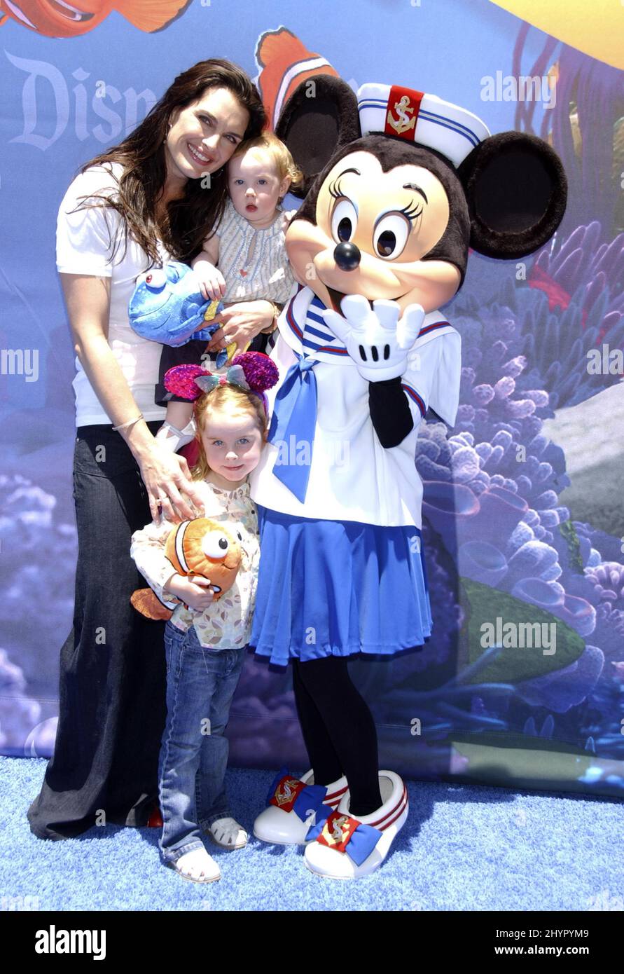 Brooke Shields participe à l'ouverture du « Finding Nemo Submarine Voyage » à Disneyland. Photo : presse britannique Banque D'Images