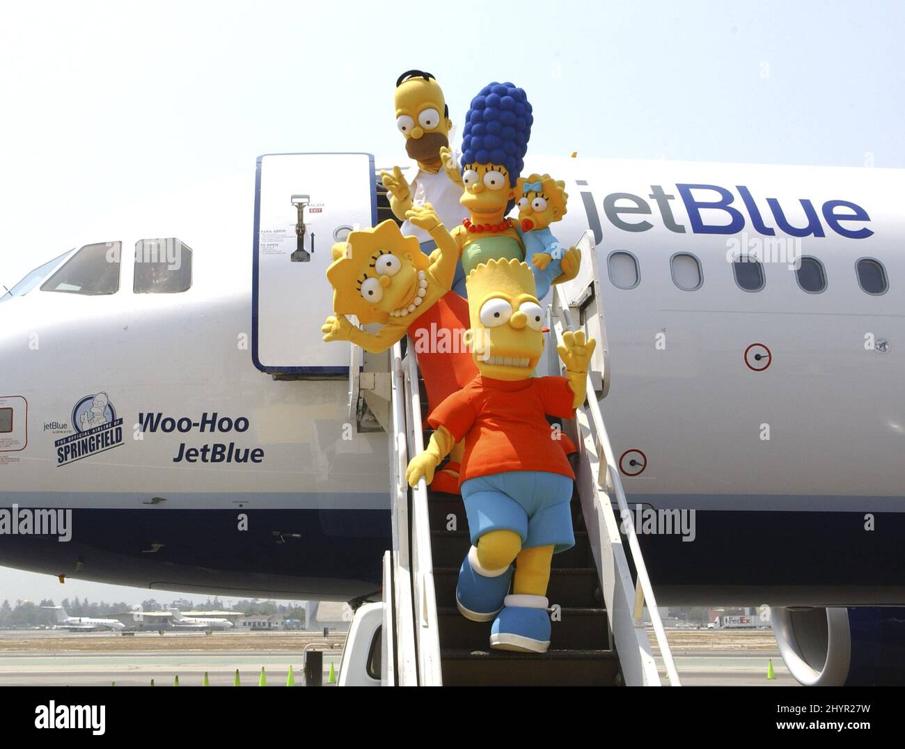 JetBlue Airways dévoile le tout premier avion spécialisé dans la célébration de « The Simpsons Movie Release » qui s'est tenue à million Air Burbank en Californie. Photo : presse britannique Banque D'Images