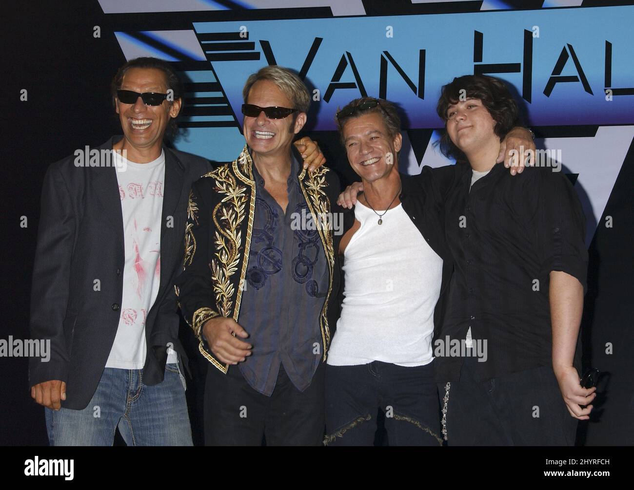 Eddie Van Halen est décédé à l'âge de 65 ans de cancer à Los Angeles, ca. Le 6 octobre 2020 13 août 2007 Beverly Hills, ca. Alex Van Halen, David Lee Roth, Eddie Van Halen et Wolfgang Van Halen Van Halen et David Lee Roth annoncent la tournée nord-américaine lors de la conférence de presse tenue à l'hôtel four Seasons Banque D'Images