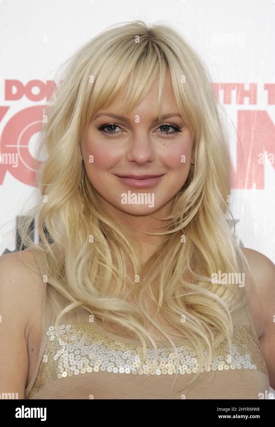 Anna Faris arrivée à ' vous ne vous gâchez pas avec la première Zohan ' qui a eu lieu au théâtre chinois de Grauman à Los Angeles. Banque D'Images