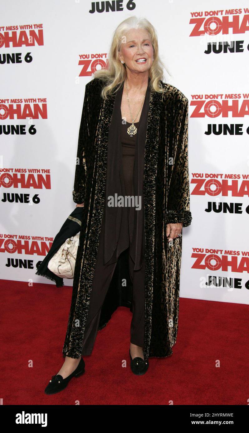Diane Ladd arrivée à ' vous ne vous gâchez pas avec la première Zohan ' qui a eu lieu au théâtre chinois de Grauman à Los Angeles. Banque D'Images