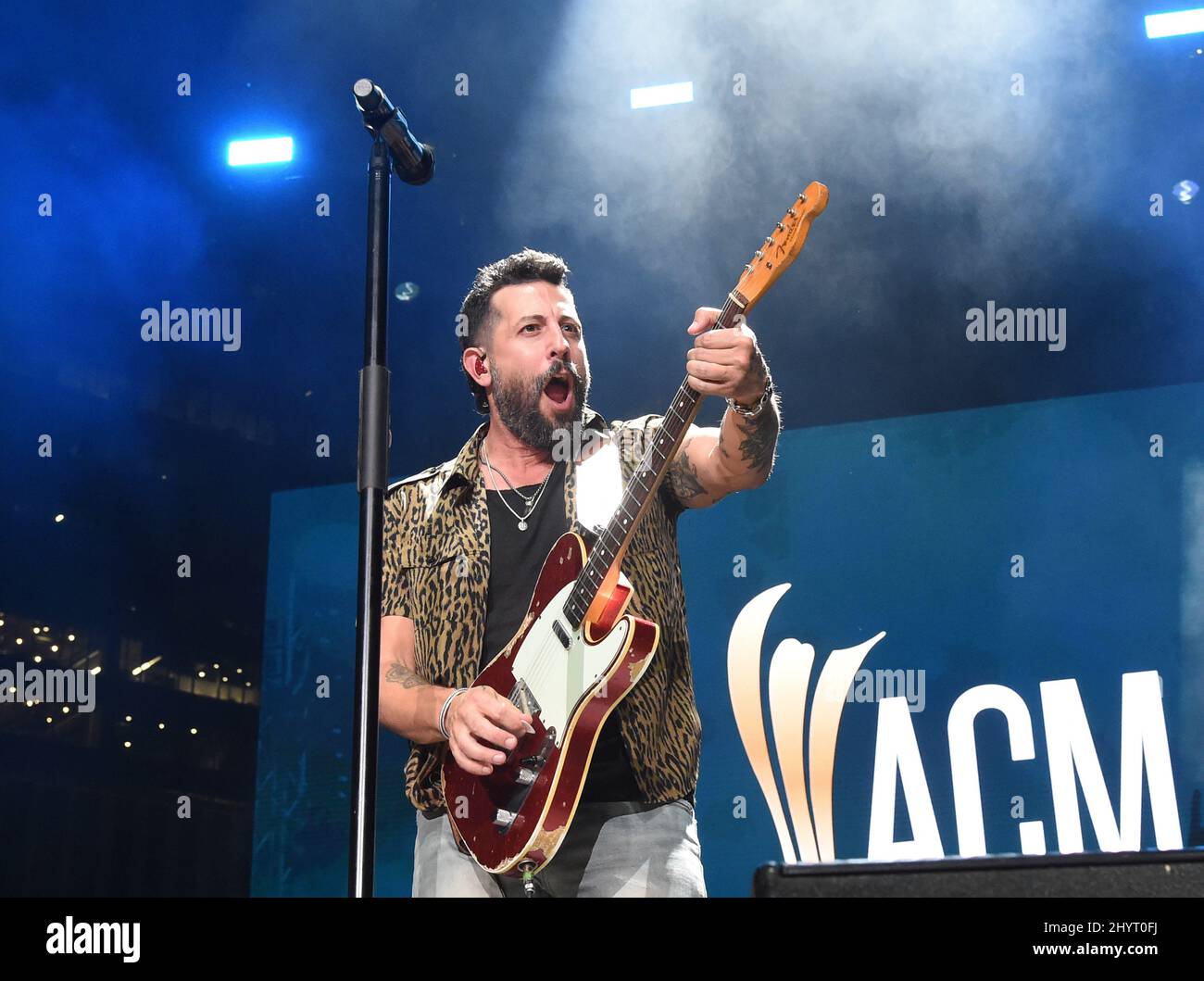 Nashville, Tennessee, États-Unis. 24th août 2021. Matthew Perry se produire au ACM Party for a cause tenu à l'Ascend Amphitheatre le 24 août 2021 à Nashville, TN. Banque D'Images