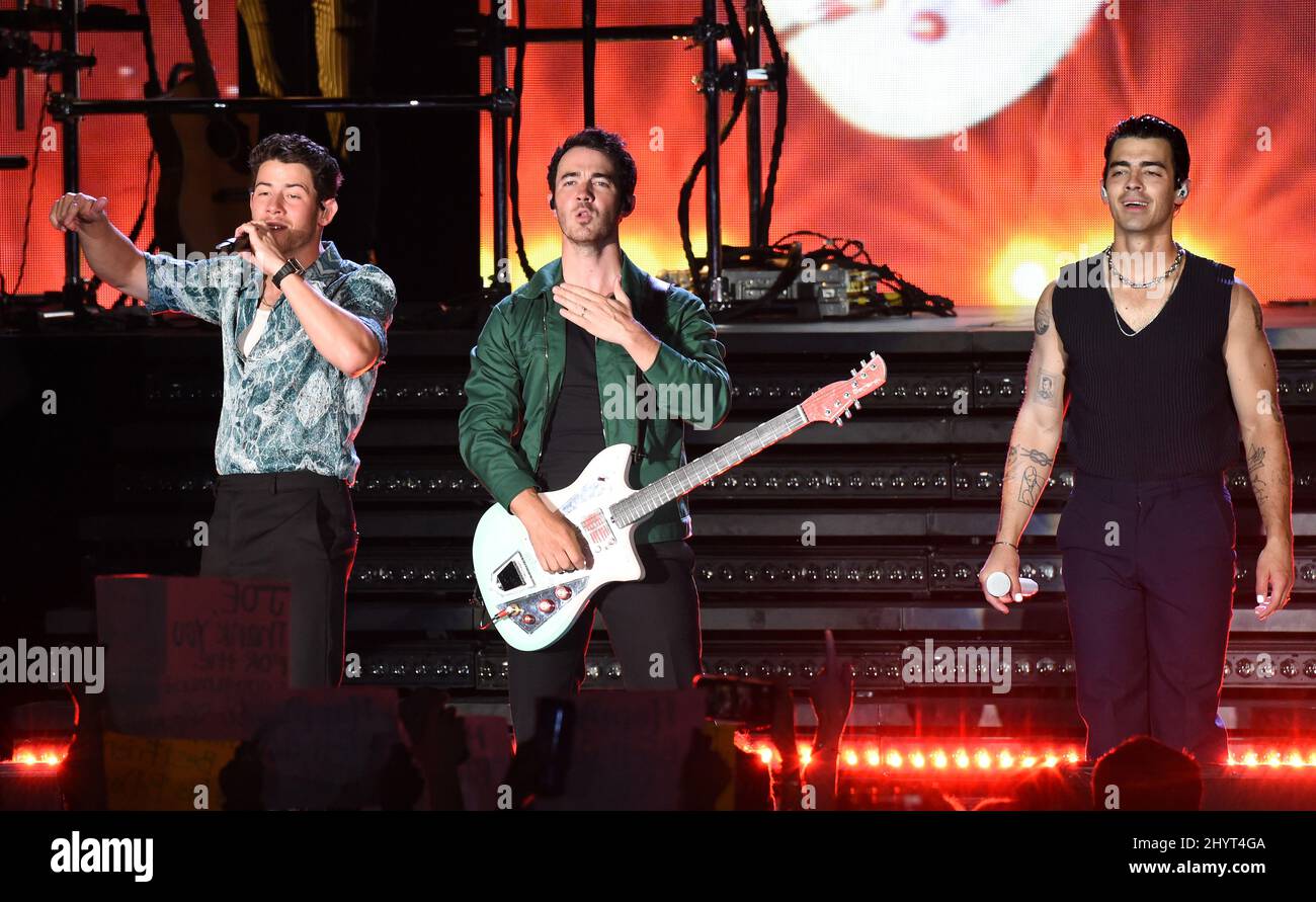 Nick Jonas, Kevin Jonas et Joe Jonas sont en scène à l'arrêt de leur circuit Jonas Brothers à Nashville : The Remember this Tour le 16 septembre 2021 à l'amphithéâtre FirstBank de Franklin, TN. Banque D'Images
