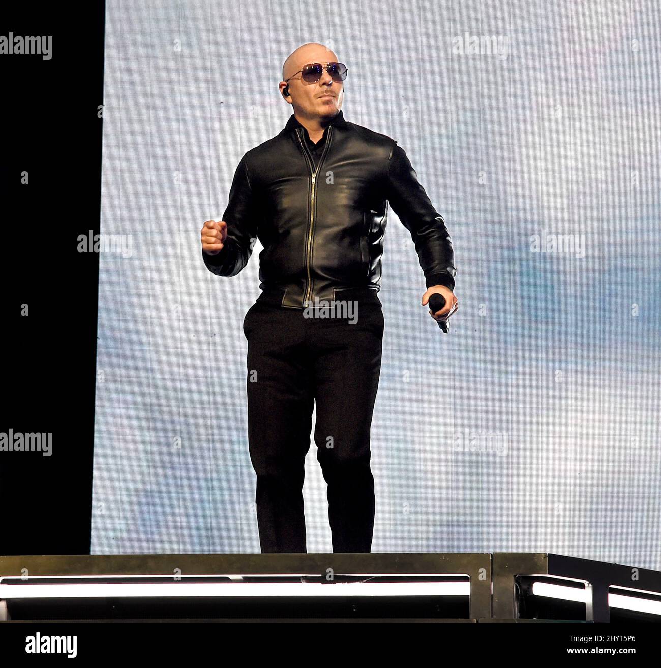 Pitbull se produit à l'arrêt I Feel Good Tour à Bridgestone Arena le 7 octobre 2021 à Nashville, Tennessee. Banque D'Images