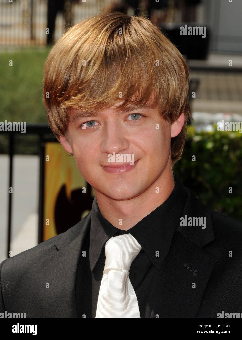Jason Earles arrive au Primetime Creative Arts Emmy Awards 60th qui s'est tenu au Nokia Theatre, Los Angeles. Banque D'Images