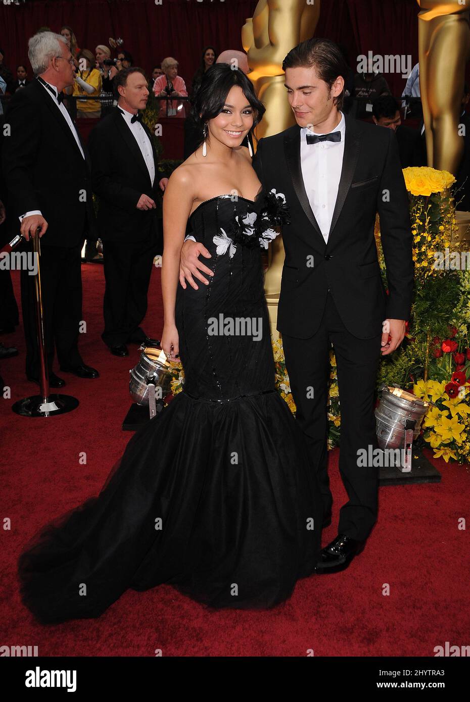 Vanessa Hudgens et Zac Efron assistent aux Oscars annuels 81st de l'Académie, qui se tiennent au Kodak Theatre de Los Angeles. Banque D'Images