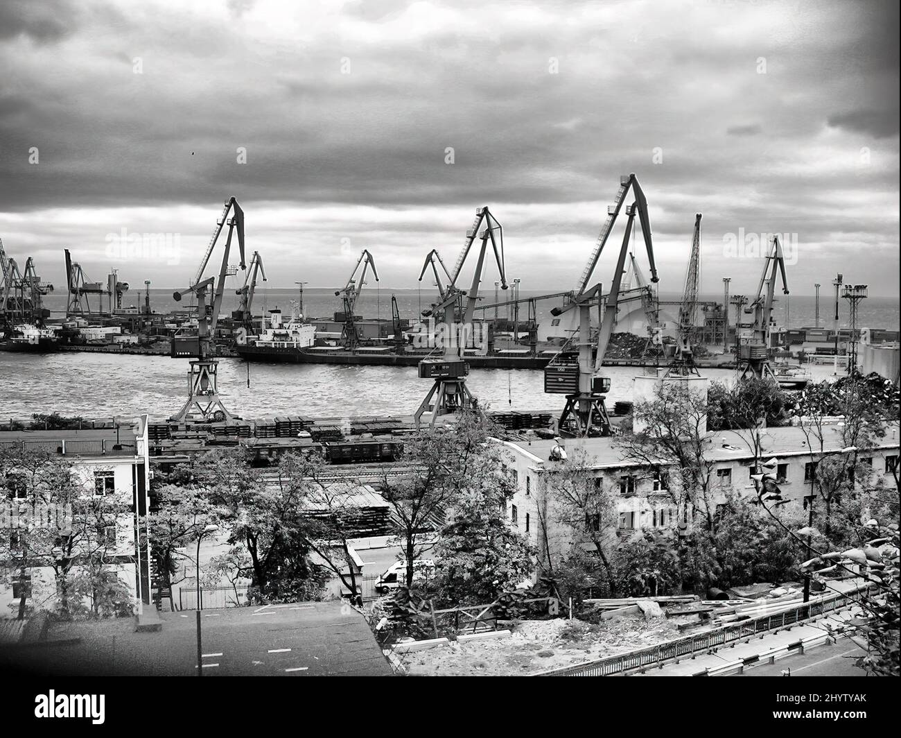 Vue panoramique sur un lever de soleil au-dessus du port d'Odessa Banque D'Images