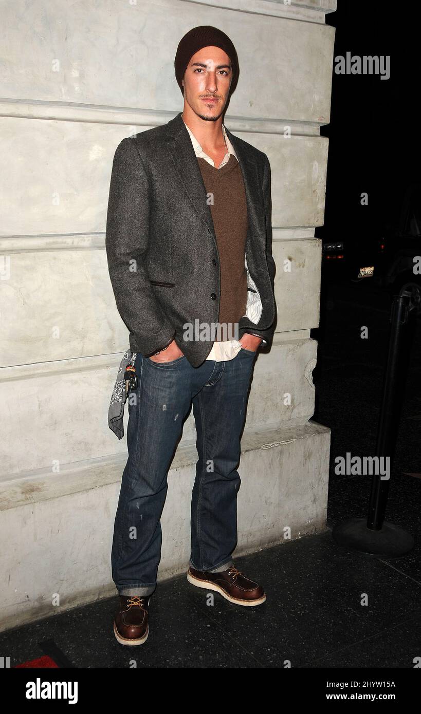 Eric Balfour arrive pour la première de Sleep Dealer au Montalban Theatre à Hollywood, Californie, Etats-Unis. Banque D'Images