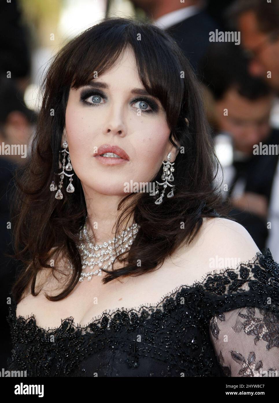 Isabelle Adjani arrive pour la première du nouveau film Coco Chanel et Igor Stravinsky, lors du Festival de Cannes, au Palais de Festival de Cannes, France. Banque D'Images