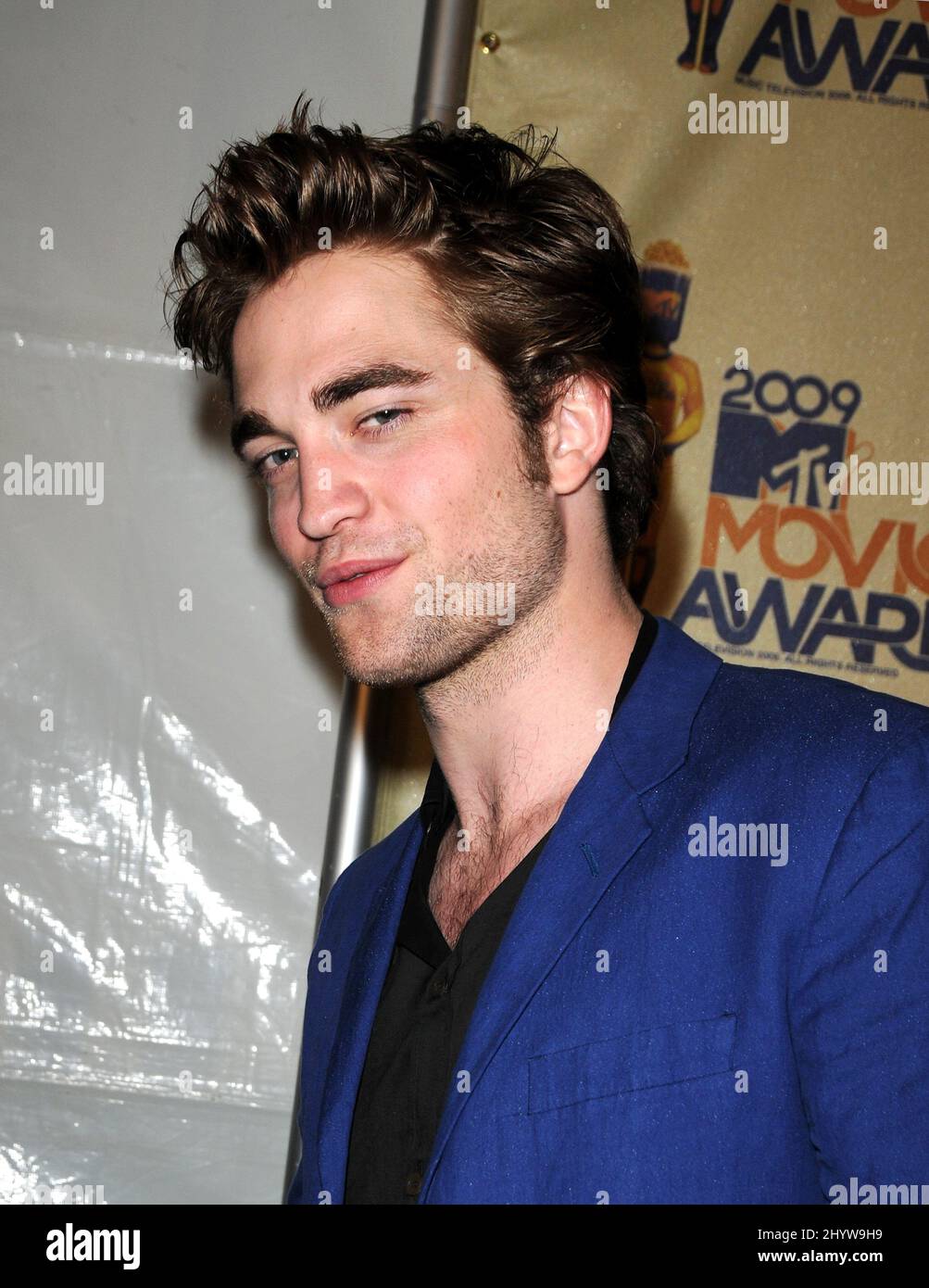 Robert Pattinson arrive pour les MTV Movie Awards 18th annuels, qui se tiennent à l'amphithéâtre Gibson de Los Angeles. Banque D'Images