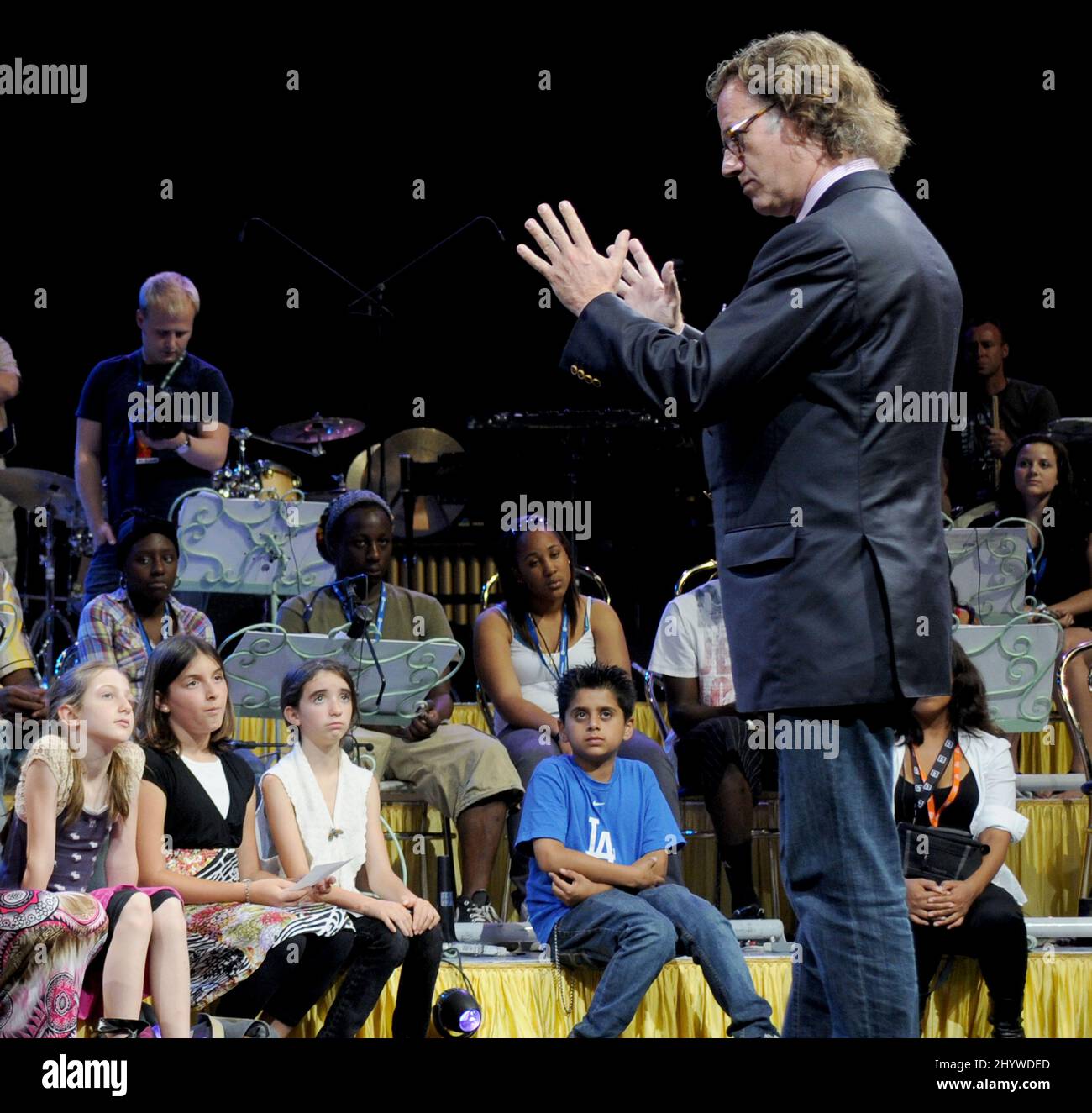 Andre Rieu en collaboration avec la GRAMMY Foundation et GRAMMY SoundChecks, parle avec des étudiants d'organisations de jeunesse à risque, qui se sont tenus au Nokia Theatre, à Los Angeles, aux États-Unis Banque D'Images