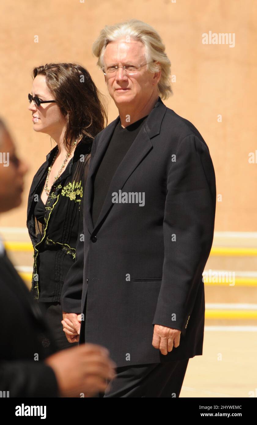 Bruce Davidson est vu aux funérailles de Farrah Fawcett à la cathédrale notre-Dame des Anges à Los Angeles, en Californie. Banque D'Images