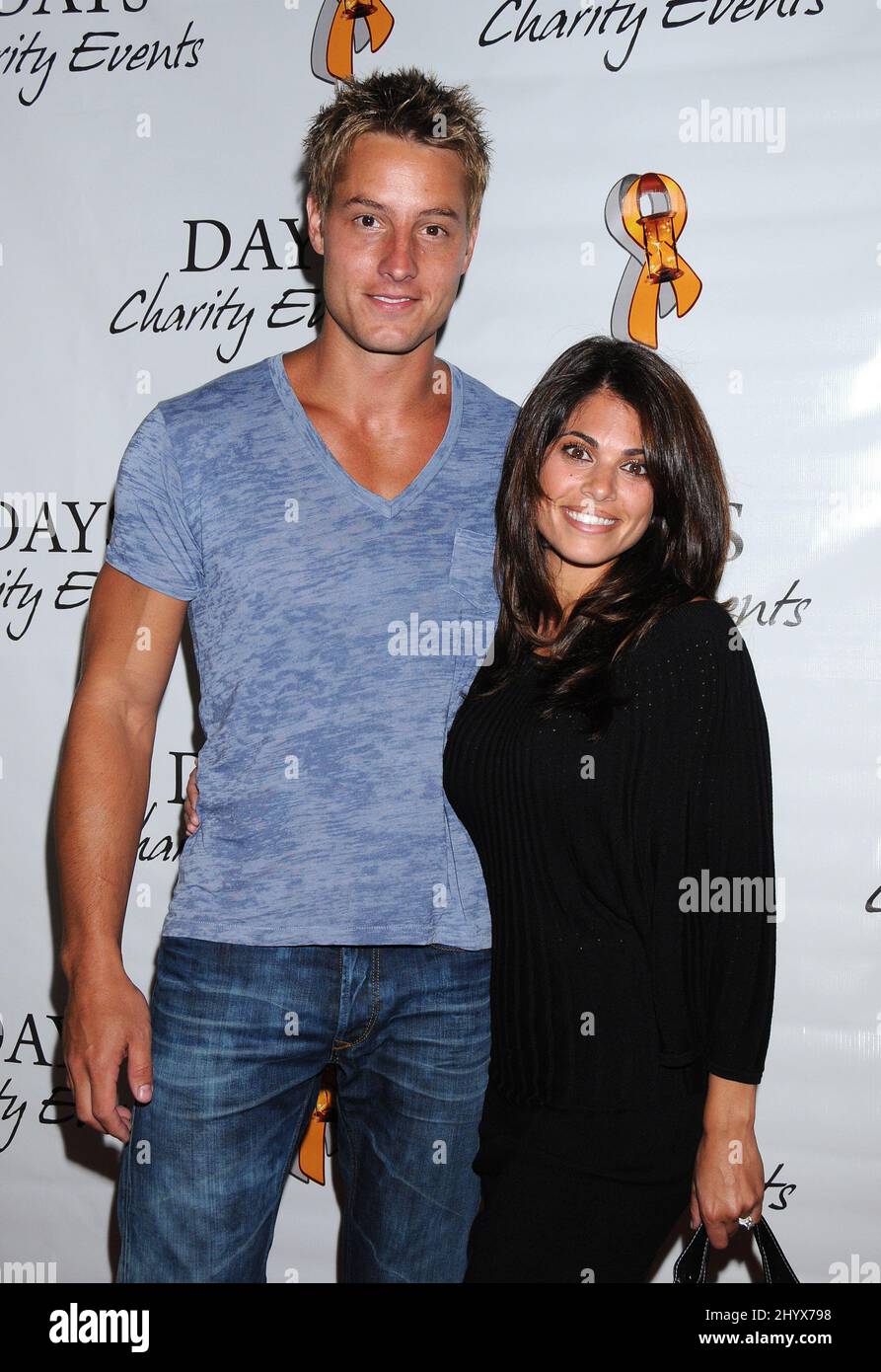 Justin Hartley et Lindsay Hartley participent à l'événement « Days Charity Event », qui bénéficie à la Leukemia and Lymphoma Society, qui s'est tenu au Sportsman's Lodge Hotel à Studio City, Californie. Banque D'Images