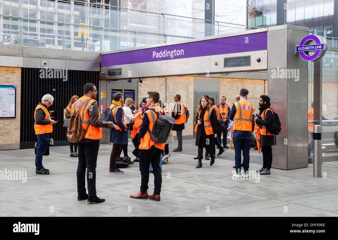 Des journalistes ont été invités à la gare de Paddington pour voir les améliorations de la ligne Elizabeth Banque D'Images