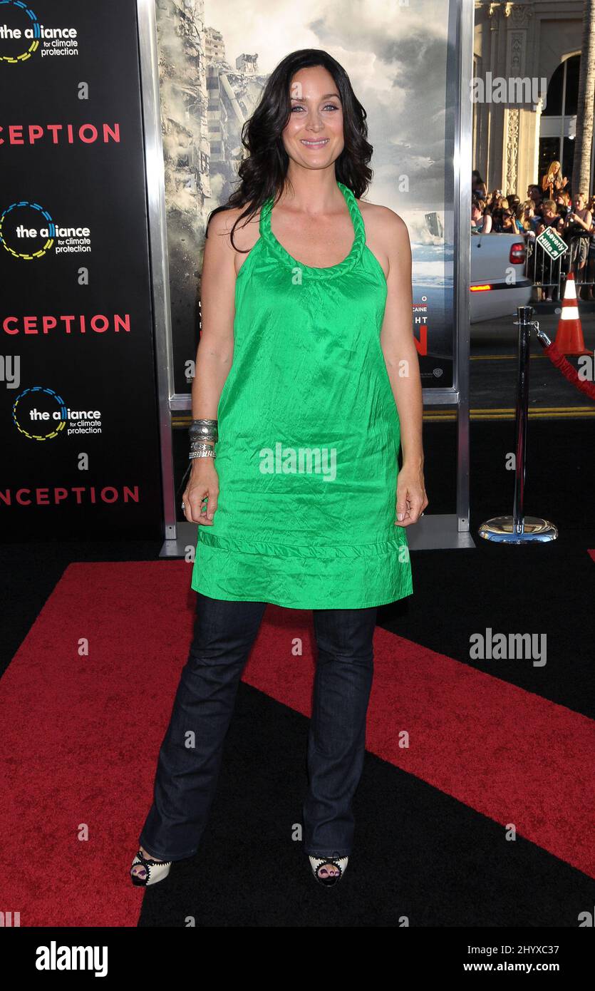 Carrie-Anne Moss lors de la première du « début » au Grauman's Chinese Theatre de Los Angeles, aux États-Unis. Banque D'Images