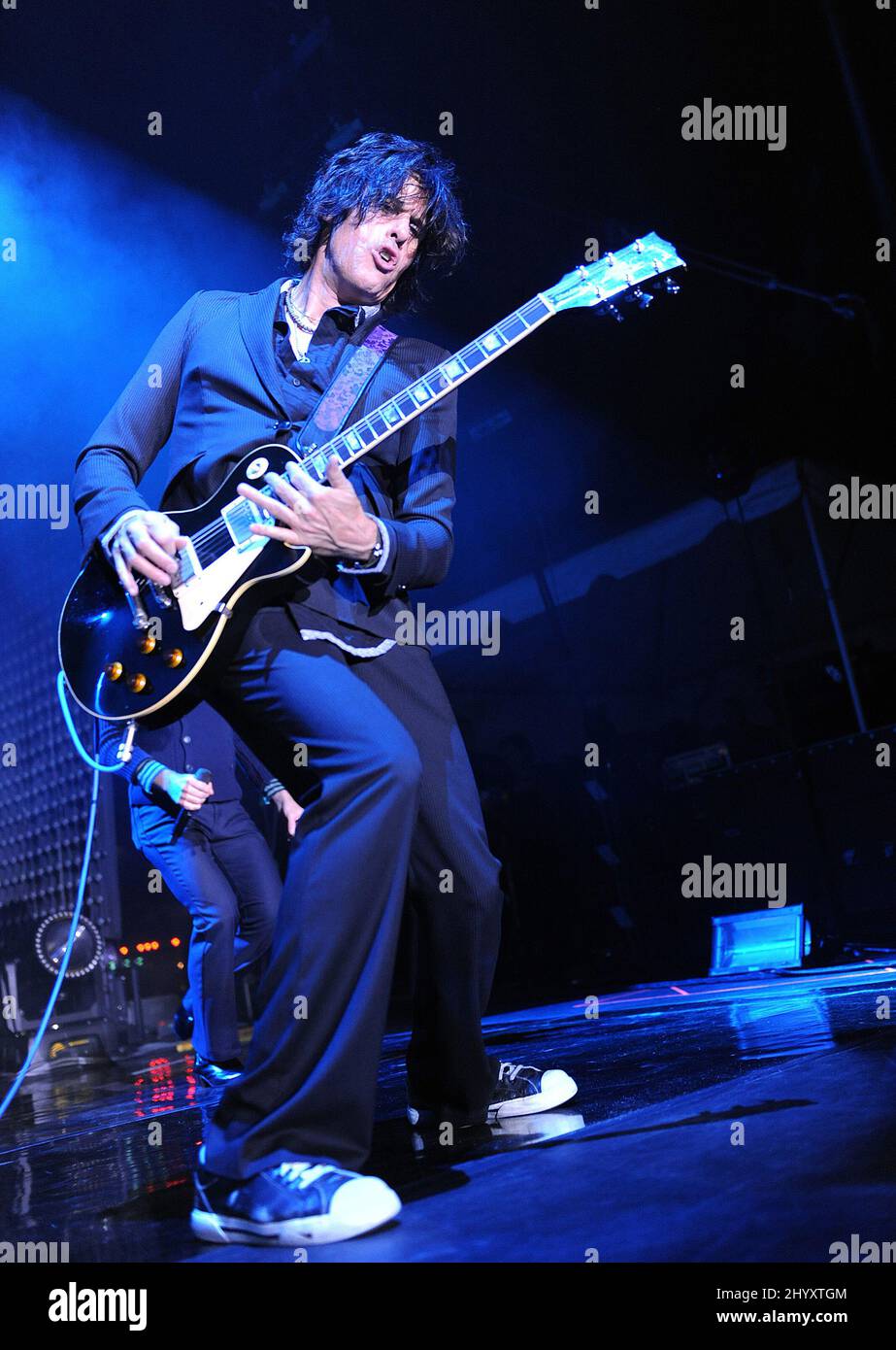 Dean Deleo, de Stone Temple Pilots, en concert au Raleigh Boutique Amphitheatre, en Caroline du Nord Banque D'Images