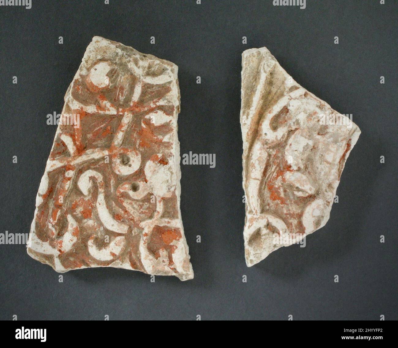 Fragment. Turquie, 13th siècle. Stuc. Stuc, moulé et peint Banque D'Images