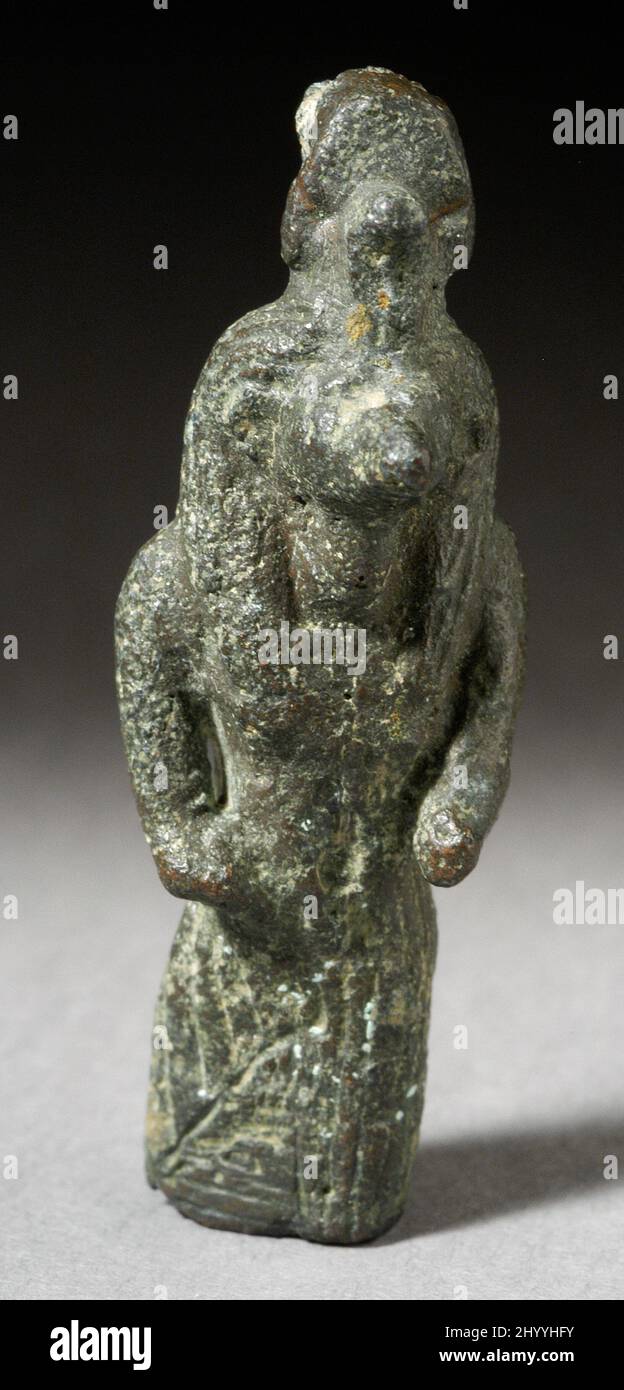 Amulet d'une Déesse féminine avec Sun Disk. Égypte, période tardive - période de Ptolemaic (664 - 30 BCE). Bijoux et accessoires; amulettes. Bronze Banque D'Images