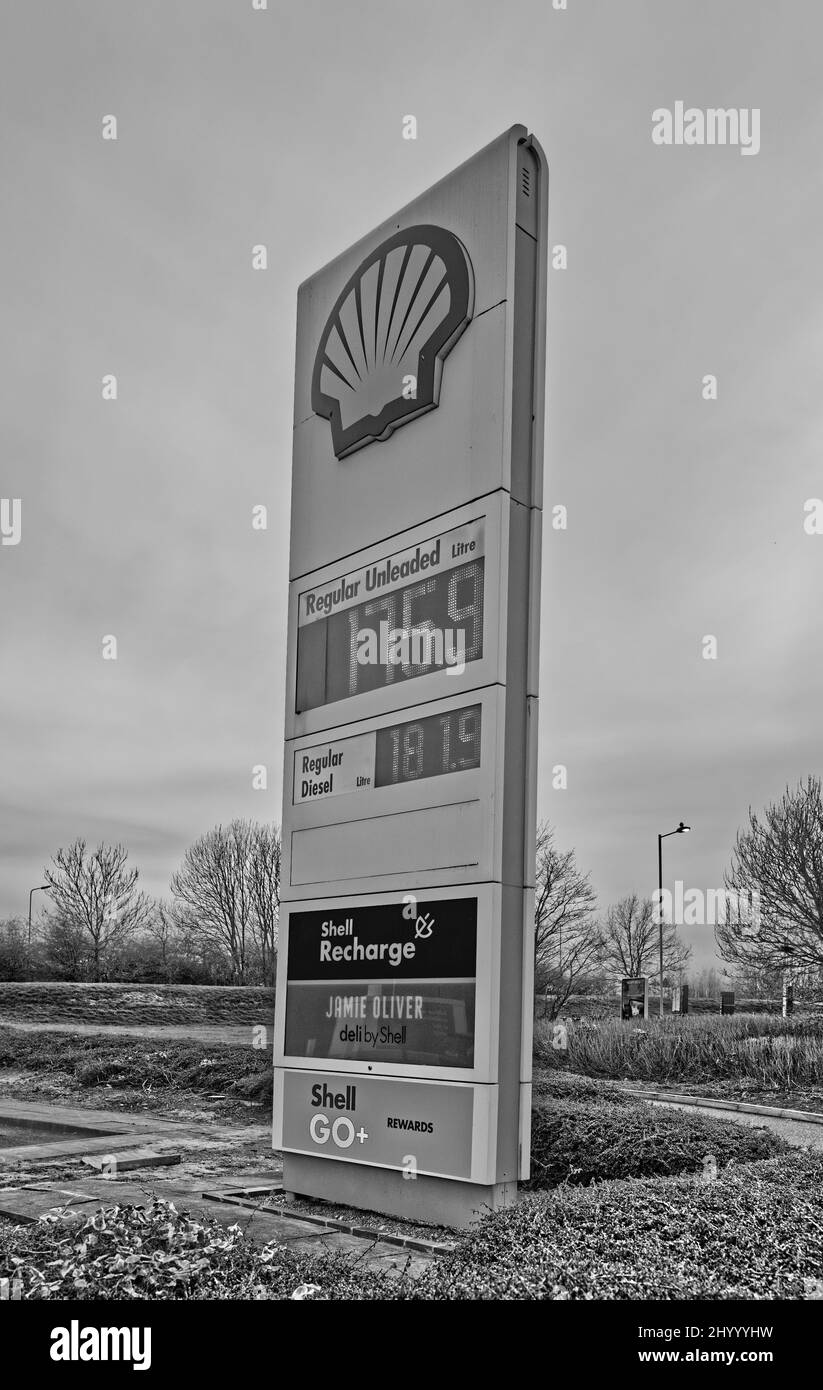 Station-service Shell à Chester Services M56 Cheshire Royaume-Uni Banque D'Images