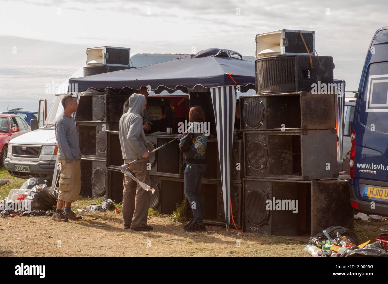 Ravers, Rave illégal, Dale Airfield, mai 2010, Pembrokeshire, Pays de Galles, Royaume-Uni, Europe Banque D'Images