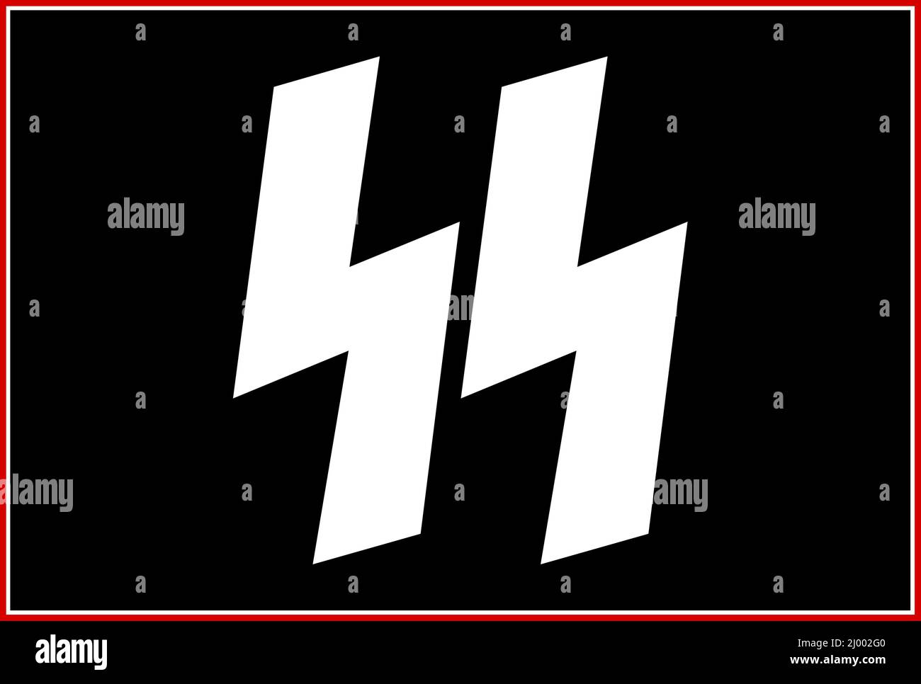 WAFFEN SS ENSIGN symbole GNIA Allemagne nazie drapeau des années 1930 du Schutzstaffel (SS) le Waffen SS le Waffen-SS 'armée SS' était la branche brutale de combat de l'organisation SS du Parti nazi. Ses formations comprenaient des hommes de l'Allemagne nazie, ainsi que des volontaires et des conscrits des terres occupées et inoccupées. Le Waffen-SS est passé de trois régiments à plus de 38 divisions au cours de la Seconde Guerre mondiale et a servi aux côtés de l'armée allemande Banque D'Images