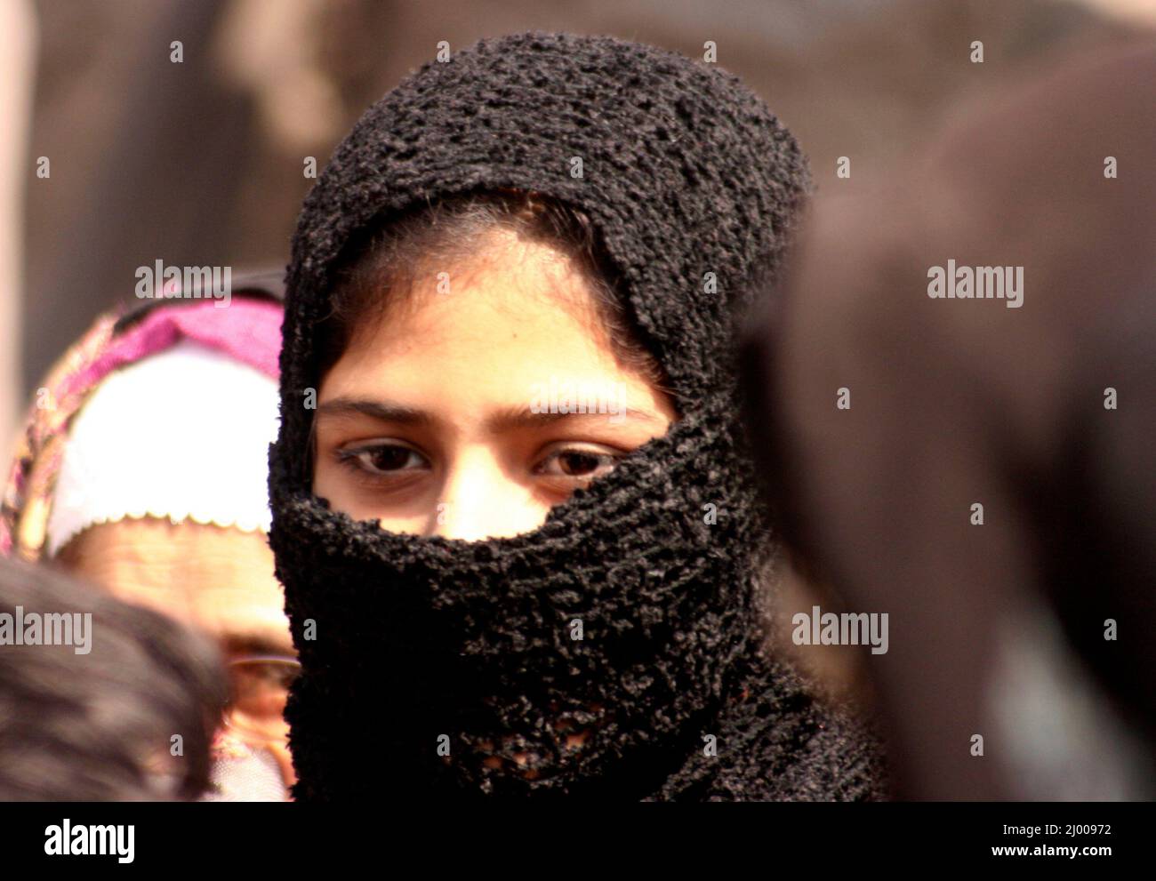 Les militants d'une commission qui a appelé ont tenu une protestation contre la détention de prisonniers de Kashmirir dans les prisons de toute l'Inde, demandant la libération de tous les prisonniers politiques. Srinagar, Cachemire, Inde. Février 2008. Banque D'Images